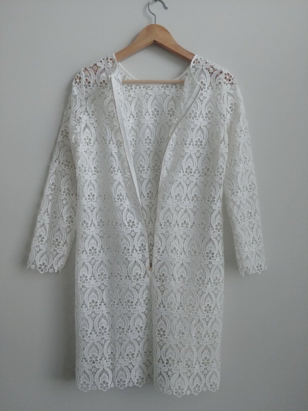 Club Monaco size 8 white cutout lace mini dress sheer - Picture 3 of 16